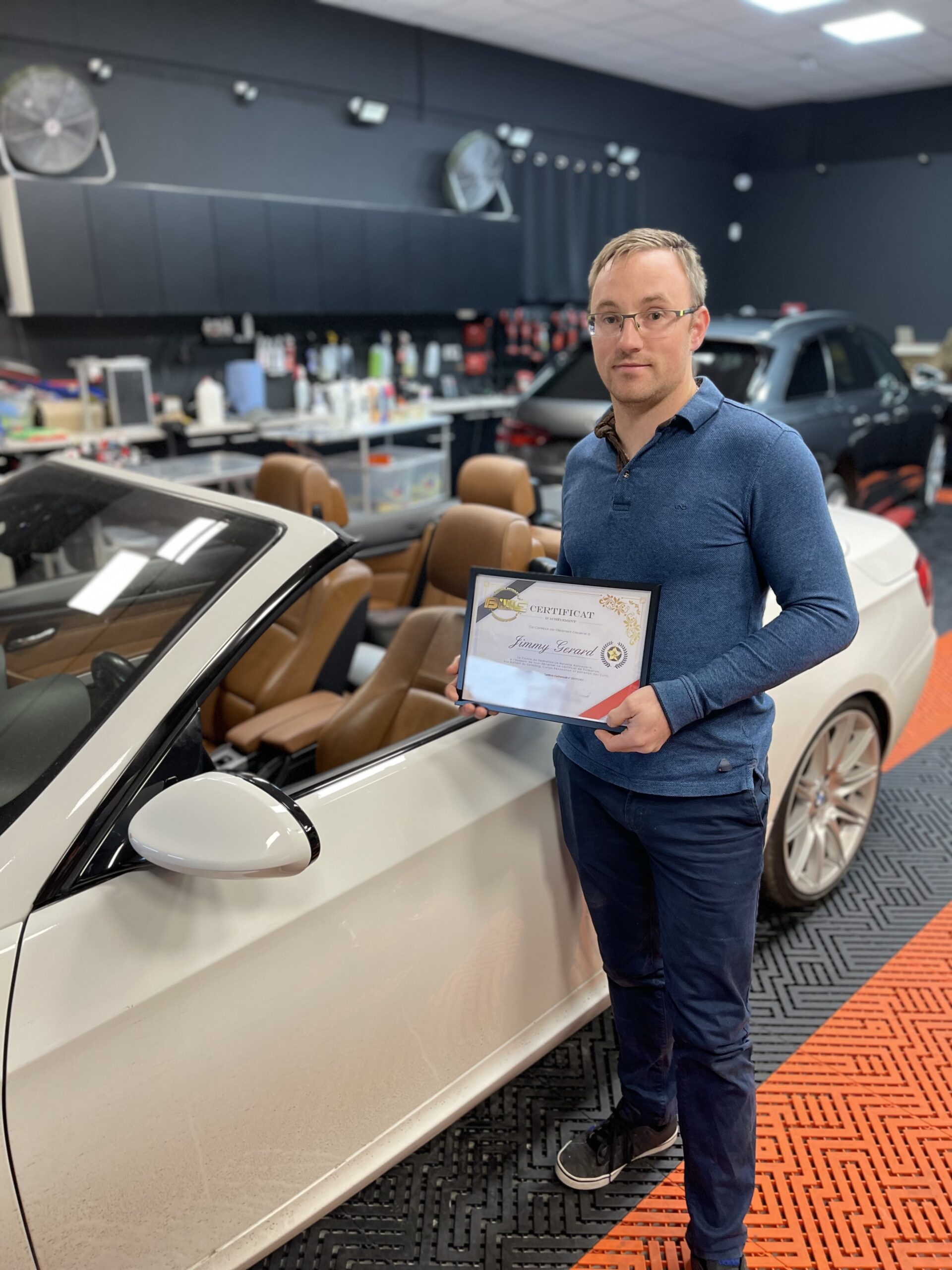 Formation rénovation cuir pour l'esthétique automobile